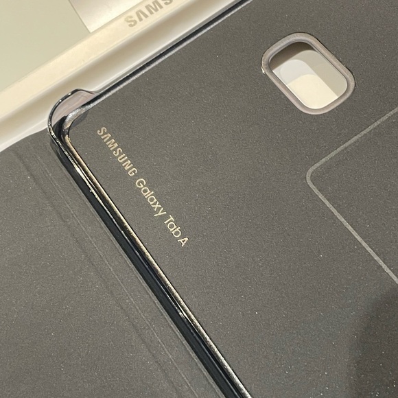 *NEW* Samsung Galaxy Tab A (2018, 10.5") Book Cover with Two Viewing Modes - Picture 4 of 14